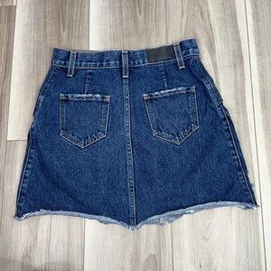 Carmar denim zip front mini skirt size 26